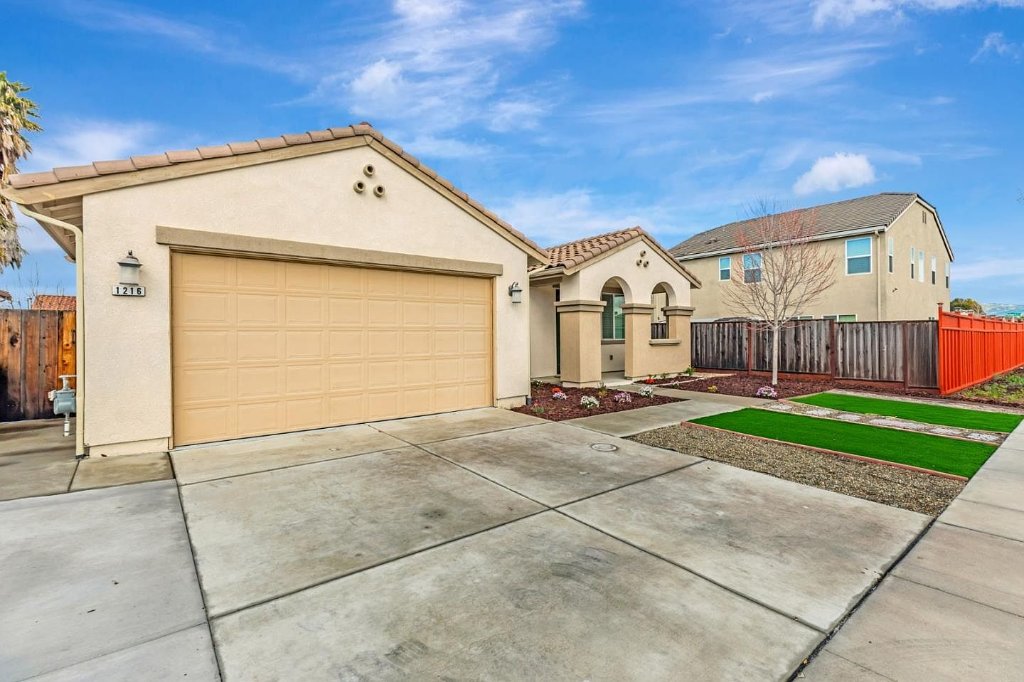 1216 Steinbeck Drive