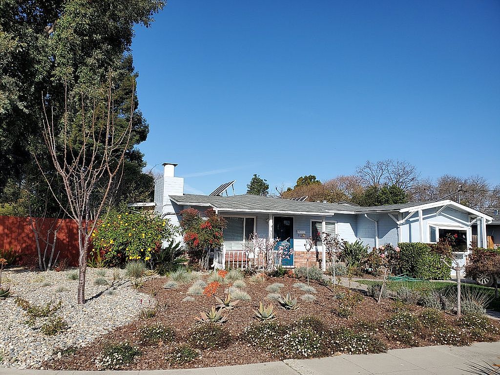 561 Madrone Ave
